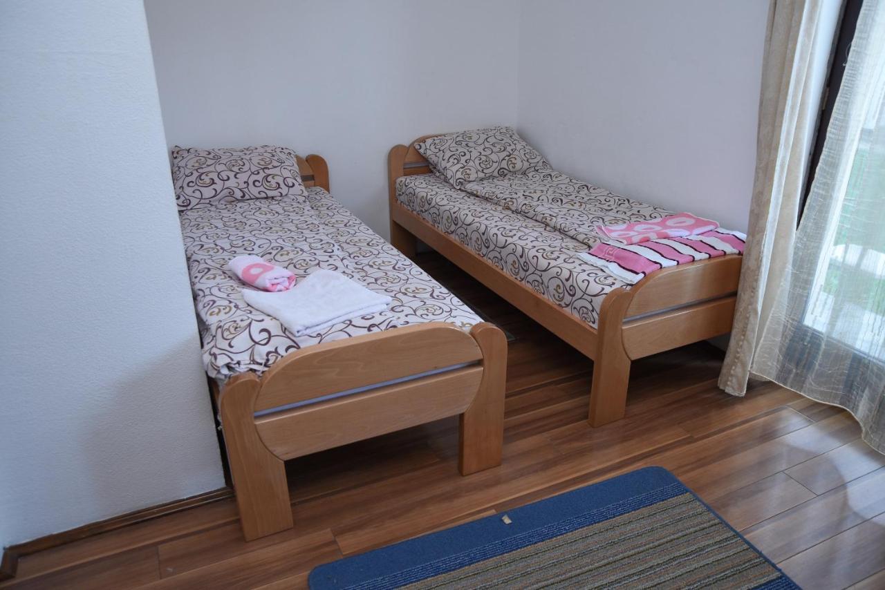 לינה וארוחת בוקר ולאסינה ריד Mm Narcis מראה חיצוני תמונה